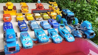 Clean up muddy minicars & disney car convoys! Play in the garden