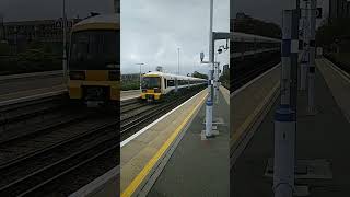 Class 465 departing New Cross