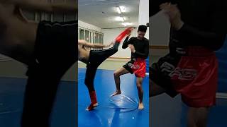 Whipping motion in strikes #kungfu #kicks #kickboxing #mma #martialarts