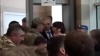 Депутат Татьяна Черновол поругалась с ветераном АТО.  Комитет ВР