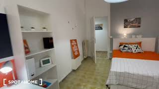 Rooms for rent in a 4-bedroom apartment in Rome. - Spotahome (ref 1278663)