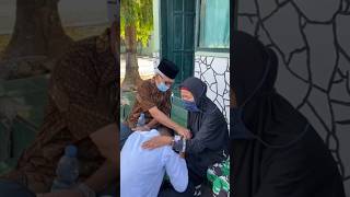 LULUS BINTARA TNI PEMUDA INI NANGIS HARU DAN SUJUD DIKAKI KAKEK NENEK YG TERLAH MERAWATNYA