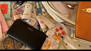 What’s in my bag 👜ماذا يوجد في حقيبتي للعمل