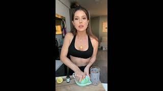 Amanda Cerny in Instagram live