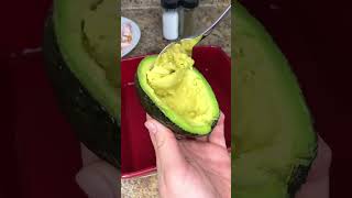 Авокадо з яйцем 🥑 Avocado with egg