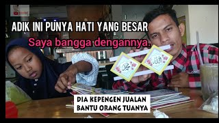 Bayar seiklasnya! TERHARU KISAH ADIK PENJUAL TEMPELAN DINDING BERHATI MALAIKAT