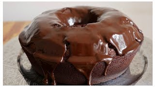 Bolo de chocolatudo com ganache de chocolate