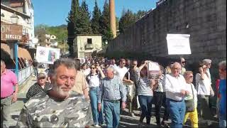 Manifestación en Villafranca por la incomunicación que sufren los pueblos de la Somoza berciana.