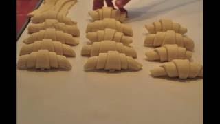 Rolling croissants