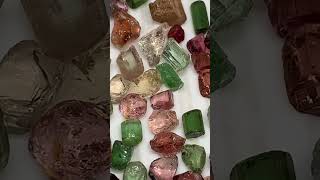 अफ्रीका से टूरमलाइन रफ स्टोन: भाग्य पर कैसा प्रभाव Tourmaline Rough Stone : What Effect on Destiny