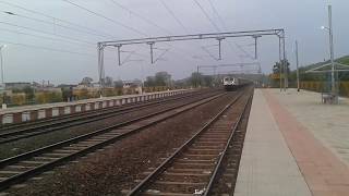 12721 Hyb-Nzm dakshin express in an anger mood with wap-7