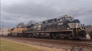 Two Eastbounds at Macungie, PA w/ Reading HU - 12/4/23