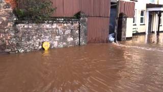 Hele under major flooding 21/11/12. 1