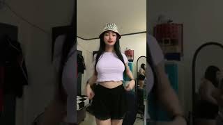 GORGEOUS ASIAN TIKTOK GIRL DANCING