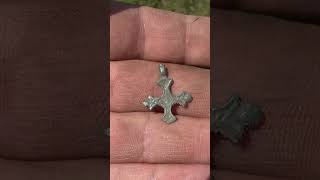 Замечательная находка Старинный крест #shorts #другаяжизнь #metaldetecting #замечательнаянаходка