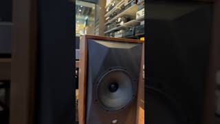 คลิปเสียง อินติเกรทแอมป์ Hifi Rose RA 280 ขับลำโพง SourcePoint 8 ครับ