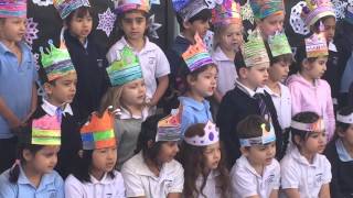 Scarlett's class singing an arabic song