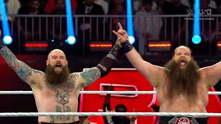 RAW 4/11/24 FULL MATCH - The War Raiders vs The New Day