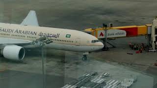 [4K Tower View] Saudia Boeing 777 at gate