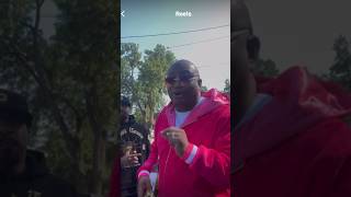 E40 popping his s**t