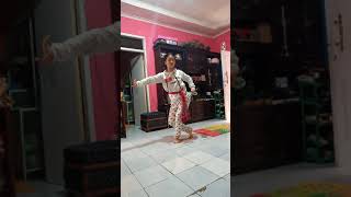 Qeisya Shafira Putria jaipong sikidung layung #dirumahaja