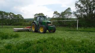 Hostovice - John Deere 7530 - Kuhn gmd 702