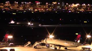 Night at KATL - Takeoffs and Landings at Atlanta Hartsfield Airport