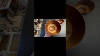 Making Twin Mahogany & Ambrosia Maple Wood Turned Bowls (2 of 2)