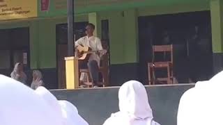 anak sma nyanyi lagu kocak di depan para temannya😂