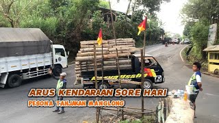 Arus Kendaraan Sore Hari | Pesona Tanjakan Manglong