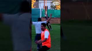 DELANTERO PRESIONA, ROBA Y DEFINE #futbol #delantero #presion #soccer #gol #soccerfails #goalkeeper