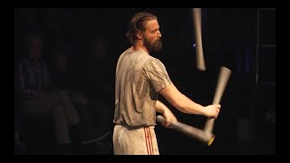 Peter Åberg juggling with boomwhackers