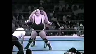 Andre the Giant vs King Kong Bundy (1985)