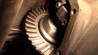 Ford 7.25 Rear End Flush and Oil Change