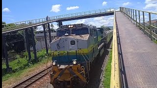 TREM DE PASSAGEIROS PARTINDO EM ACELERAÇÃO MÁXIMA DE BAIXO GUANDU!!