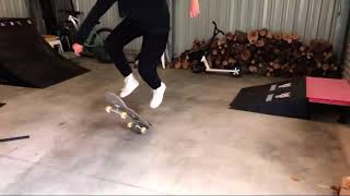 Skateboard Tricks Pop Shuv it