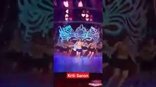 Hot ll beautiful girl Kriti Sanon ll dance ll performance ll