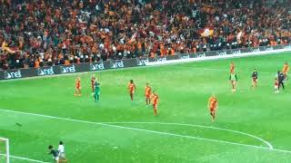 Galatasaray futbolcuları üçlü çektiriyor