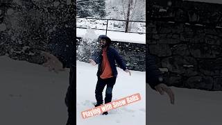 Canada’s Snow Life…Playing with Snowballs #shortsyoutube #shorts #youtubeshorts #snow #shortsvideo