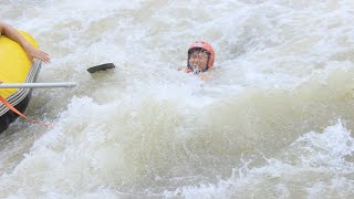 DETIK DETIK ORANG HANYUT DI SUNGAI CILIWUNG