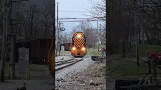 Wheeling and Lake Erie Medina local #7005 rolls light down the B&O 3-27-24