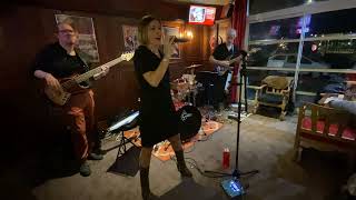 Penny - Epsom 19 11 2021 _  4 Non Blondes "What's Up" Live Cover