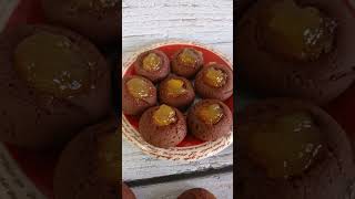 Biscottini al cacao (frolla all'olio!!) con confettura di albicocche o Nutella