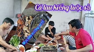 Tôm mực nướng sa tế cá lau kiếng luộc sả em mời cả nhà cùng ăn với gia đình em nhe