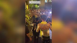 MachineGunKelly and Megan Fox concierto improvisado frente al Hotel en Paraguay