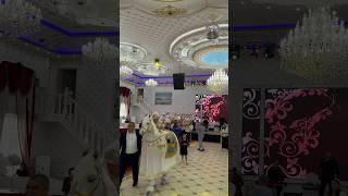 Они пришли полно с подарками люди были в восторге 🎁🔥 #обряды #свадьба #wedding #той #жених