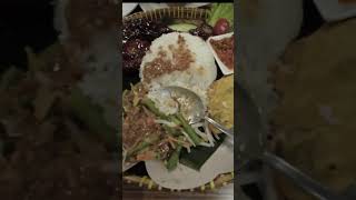 We ate Indonesia Food 🍲 🍱 Kami makan Makanan Indonesia