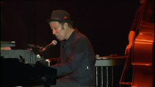 Tom Waits - "You Can Never Hold Back Spring" (Live on The Orphans Tour, 2006)