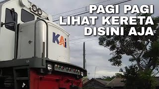 PAGI-PAGI LIHAT KERETA DISINI AJA