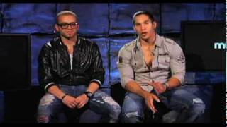 Chino & Nacho Responden Tus Preguntas En "Mun2" (Español-Ingles)